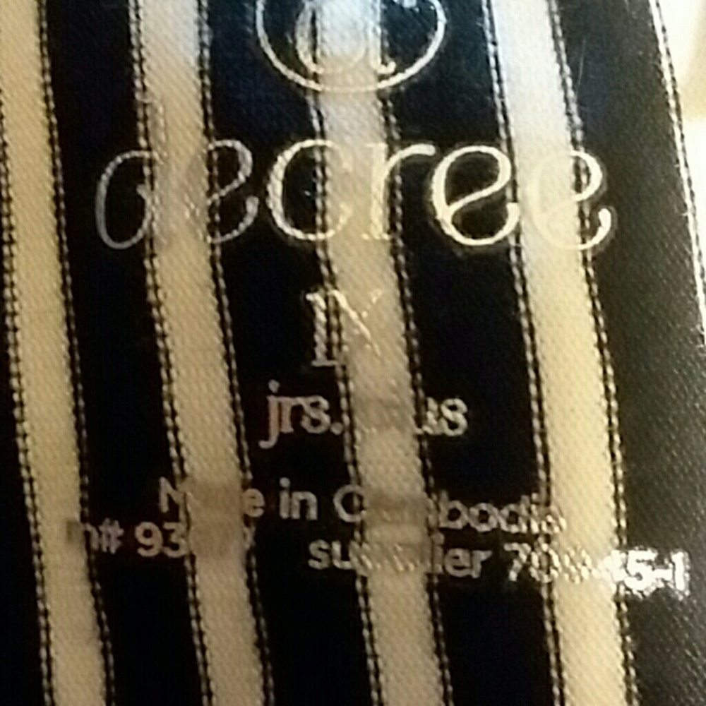 Black and white skirt! NWOT!! - Picture 2 of 4